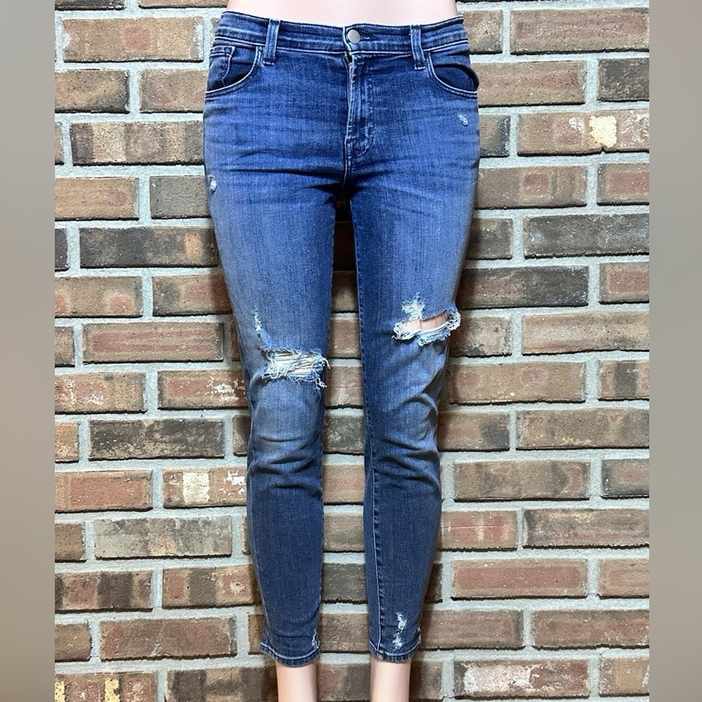 Distressed JBrand Capri Blue Jeans
